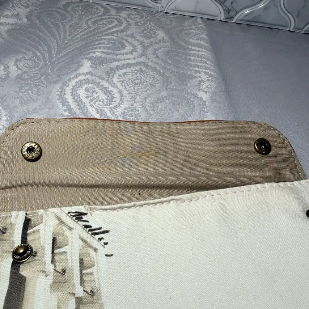 Qatar Airways Nappa Dori Business Class Amenity Pouch, VGC